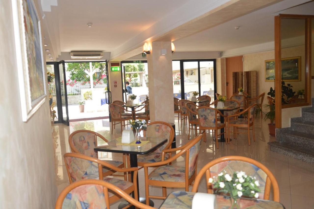 Hotel Karin Marebello المظهر الخارجي الصورة