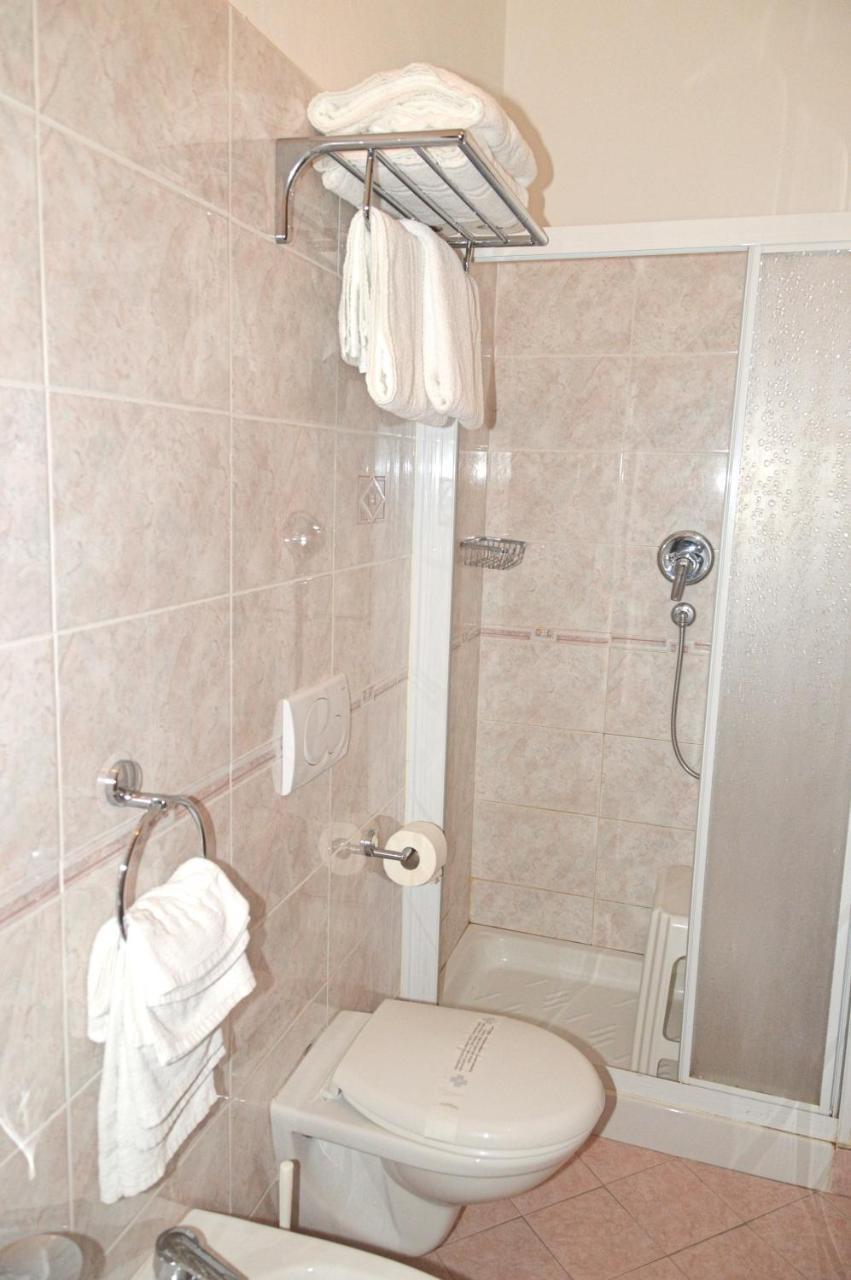 Hotel Karin Marebello المظهر الخارجي الصورة