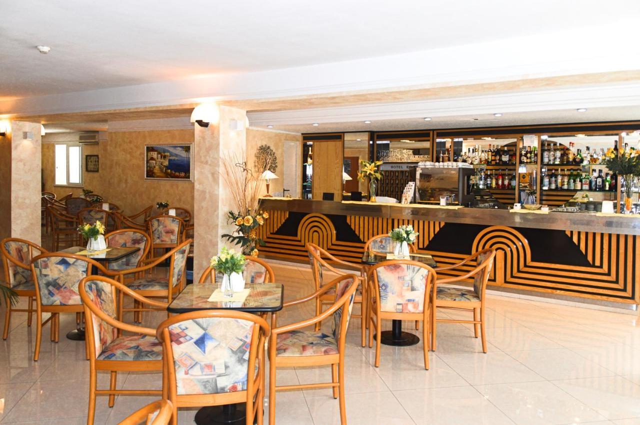 Hotel Karin Marebello المظهر الخارجي الصورة